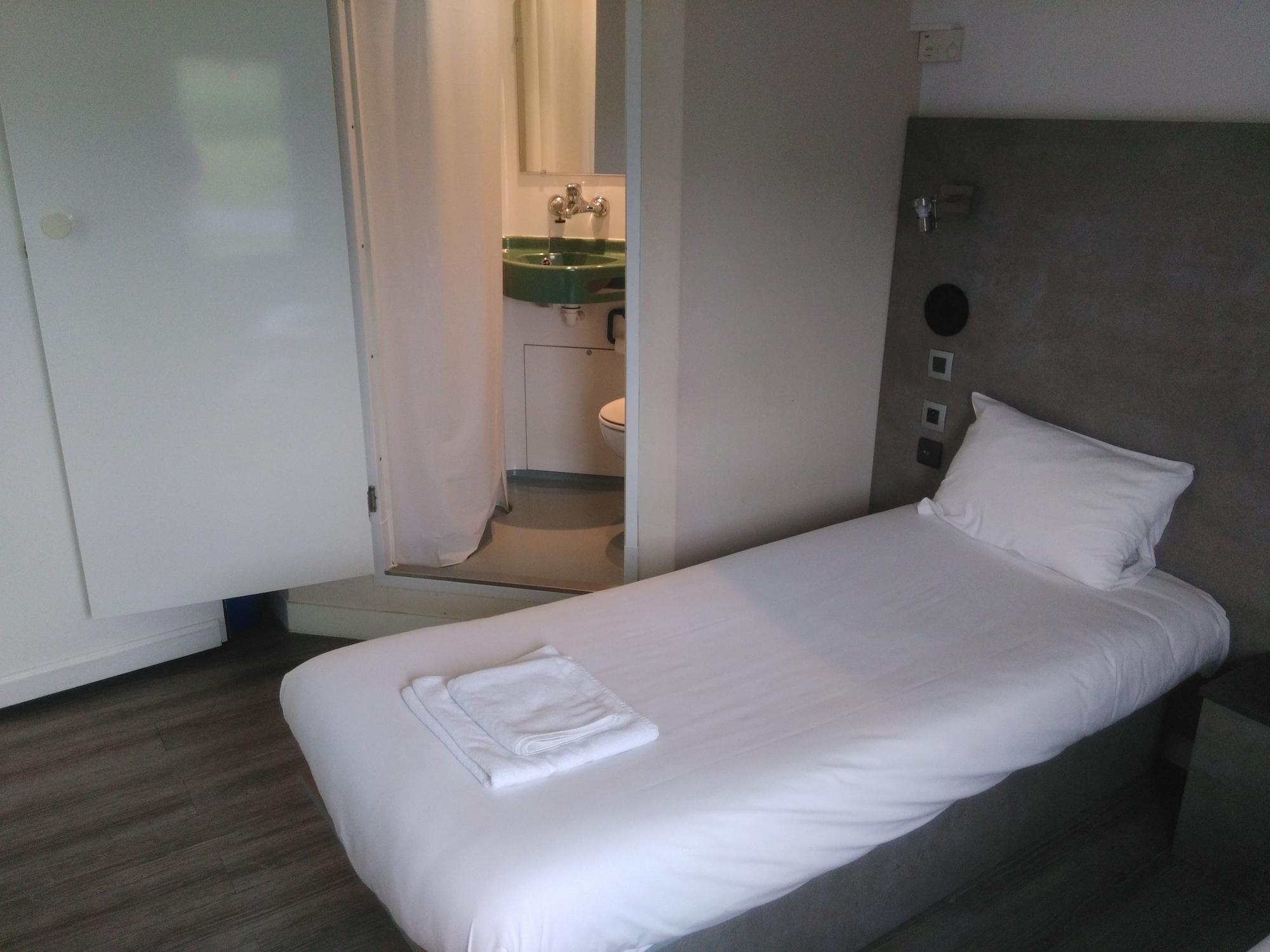 Fasthotel Le Mans Nord Fh Confort サン・サテュルナン エクステリア 写真